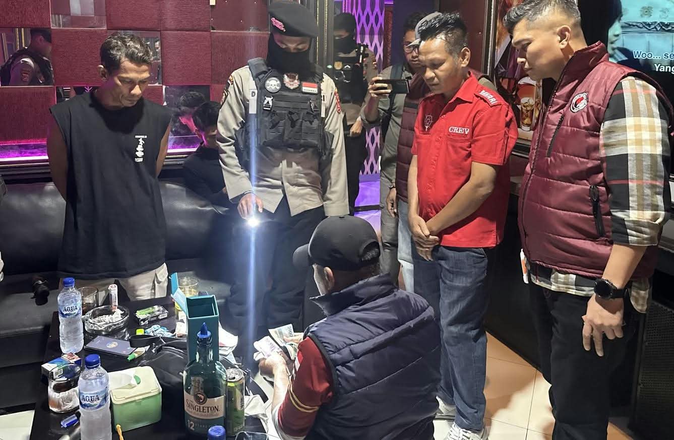 Kafe di Senggigi Digerebek, 21 Orang Positif Tes Urine