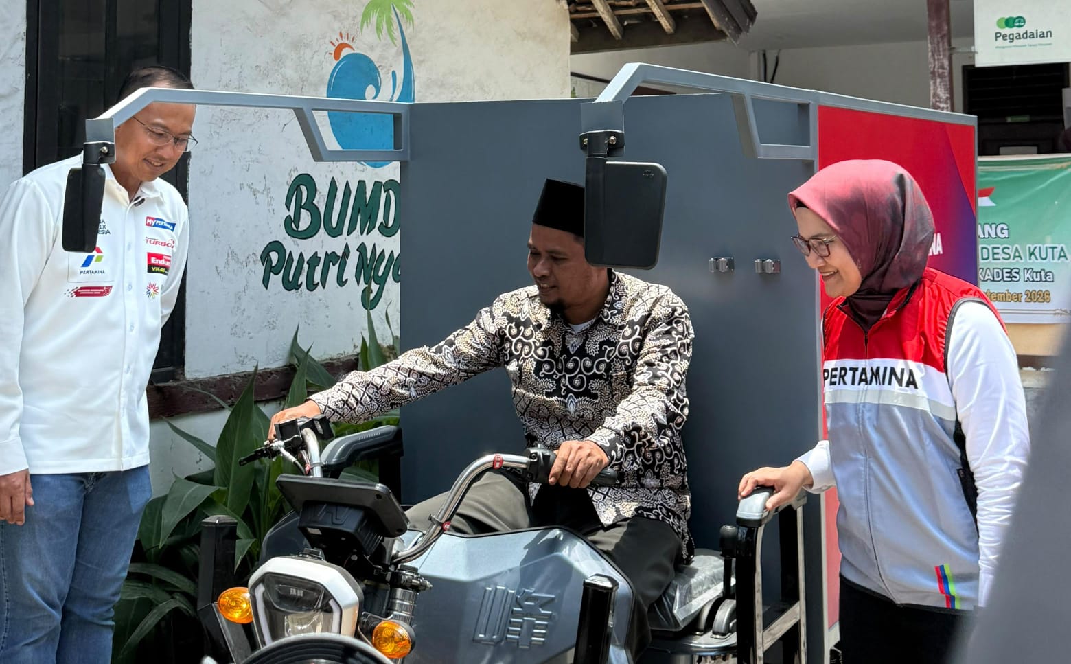 Desa Kuta Manfaatkan Energi Surya untuk Angkut Sampah
