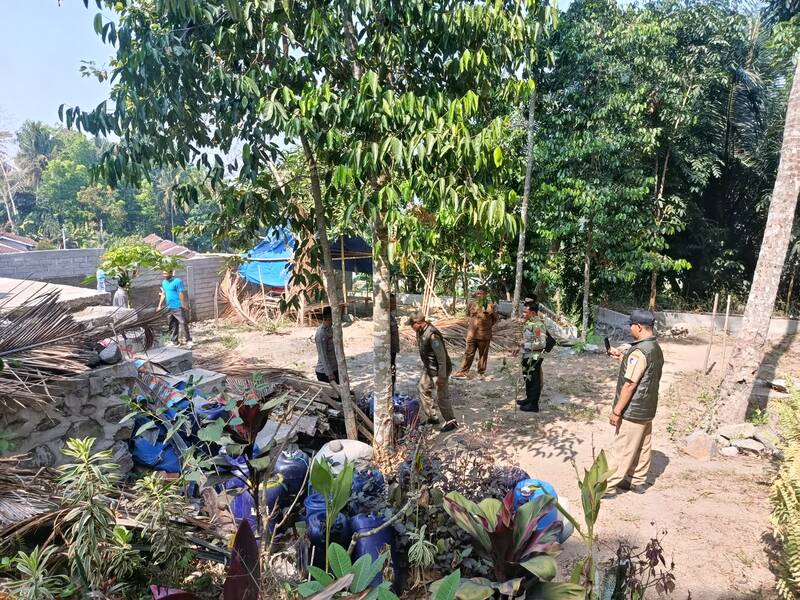 Polsek Gunungsari Amankan 40 Jerigen Pertalite Tanpa Pemilik