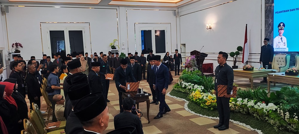 Lantik 35 Pejabat, Mohan Roliskana Pastikan Mutasi Gelombang Kedua Tuntas Akhir Tahun