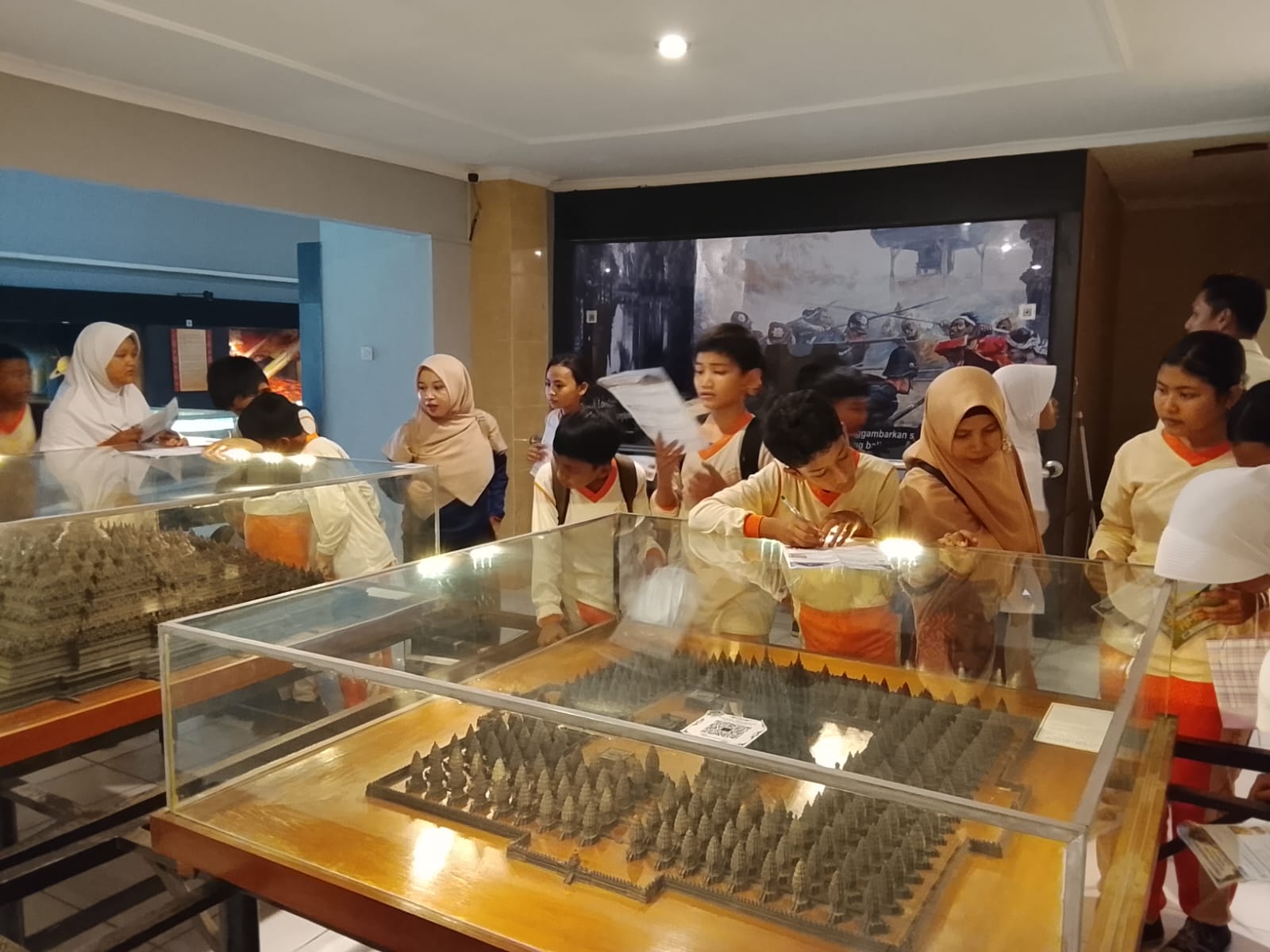 Outing Class di Museum NTB, Siswa Belajar Sejarah dan Kearifan Lokal