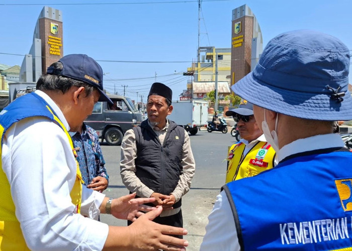 Simpang Empat Masbagik Langganan Banjir, Abdul Hadi Turun Tangan