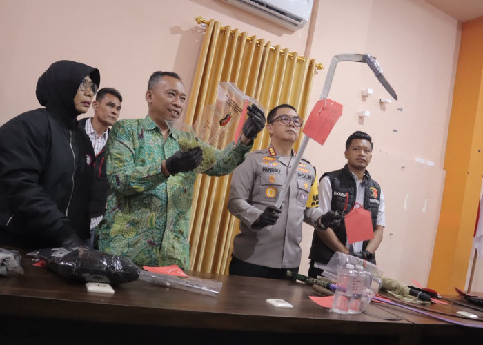 Polresta Mataram Tangkap 13 Pelaku Pembacokan di Udayana
