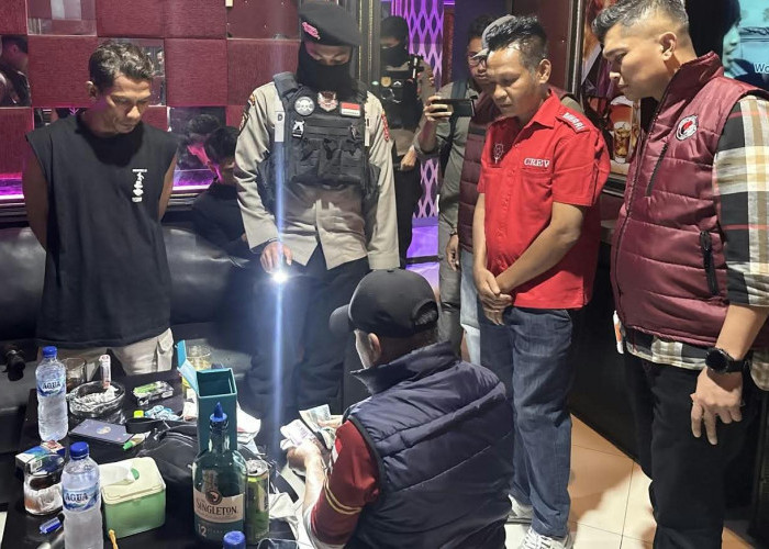 Kafe di Senggigi Digerebek, 21 Orang Positif Tes Urine