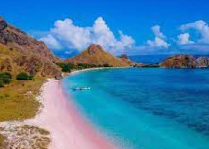 Pink Banget! Ini 2 Cara ke Pantai Tercantik di Lombok yang Lagi Viral di TikTok