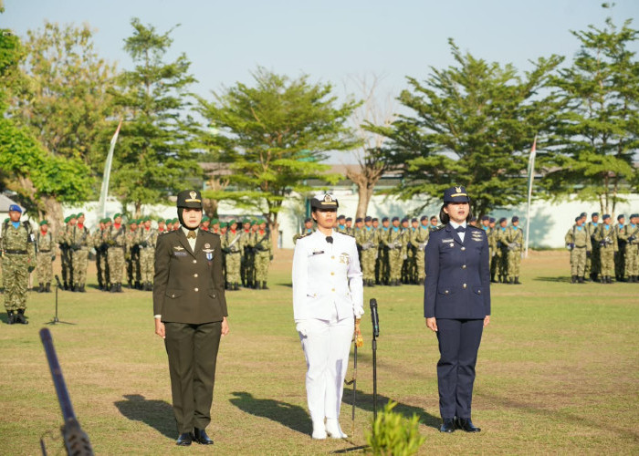 Tiga Wanita TNI Trimatra Bacakan Sapta Marga di HUT ke-81 TNI