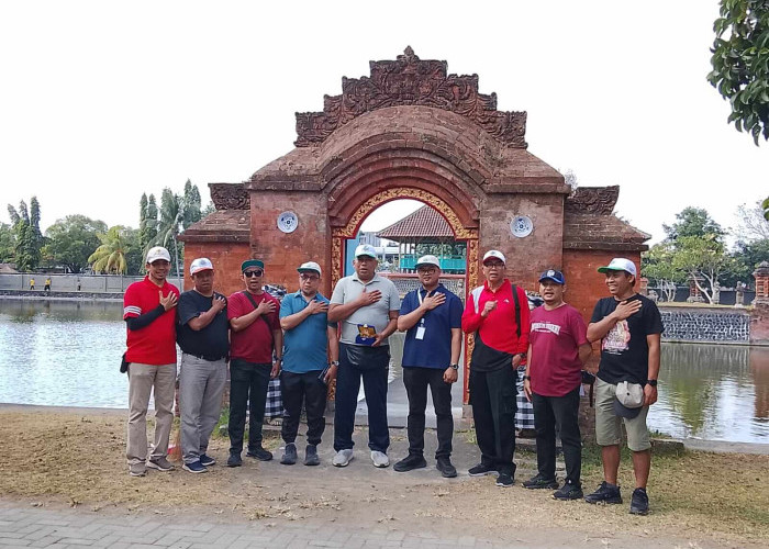 Peringati Hari Kebudayaan, BPK NTB Bakti Situs di Taman Mayura
