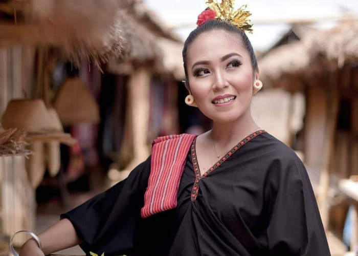 Menelusuri Makna Busana Adat Sasak, Warisan Budaya NTB di Hari Kartini 2025