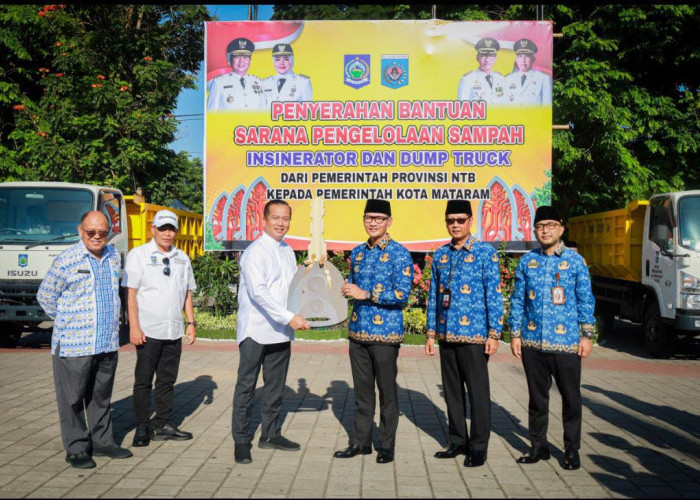 Dukung Kebersihan Kota Mataram, Pemprov NTB Serahkan Armada Sampah dan Insinerator