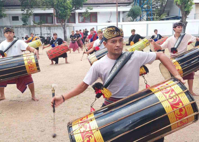 500 Penari Kolaborasi Budaya dan Sejarah Meriahkan Pembukaan FORNAS VIII NTB