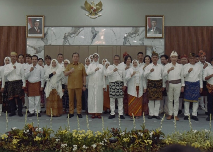  Pelantikan Dekranasda, Gubernur NTB Minta Pembinaan untuk Tingkatkan Produk Lokal dan Tuntaskan Kemiskinan