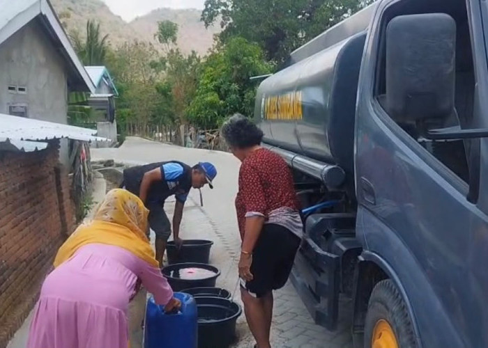 Sumur Mengering, Warga Mokong Sumbawa Krisis Air Bersih hingga 6 Bulan