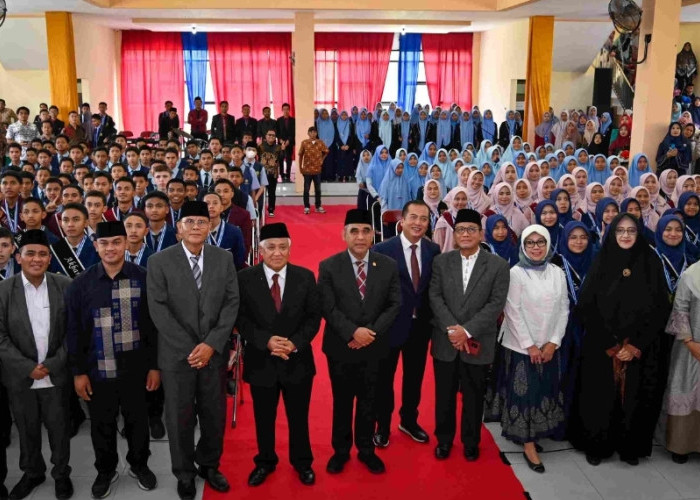Ketua MPR RI Kunjungi Pesantren Internasional di Sumbawa, Gubernur NTB Bilang Begini di Depan Santri
