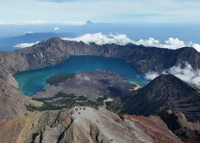Penjelasan Resmi Kementerian Pariwisata Terkait Insiden yang Menimpa Wisatawan Asal Brasil di Gunung Rinjani