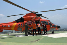 Pebalap Moto2 Asal Spanyol Dievakuasi dengan Helikopter Basarnas dari Mandalika